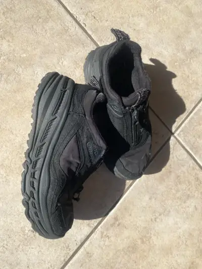 Zapatillas negras UGG con cierre - miniatura 2