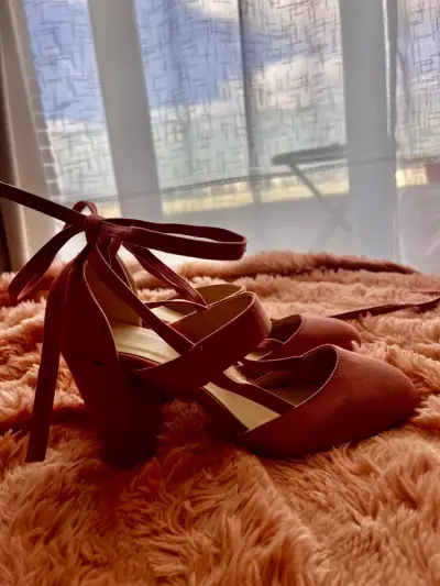Zapatos rosados con cintas - miniatura 3