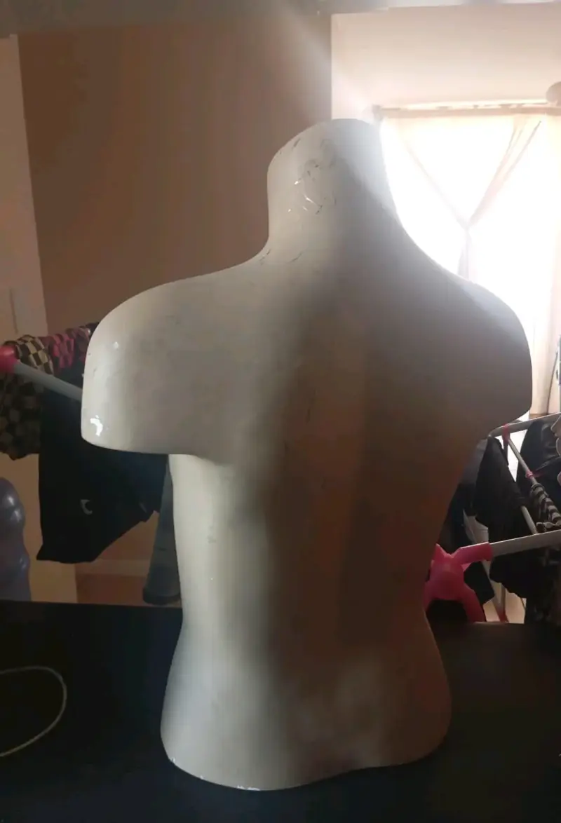 Maniquí de exhibición blanco - 2