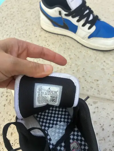 Zapatillas deportivas blancas y azules - miniatura 4