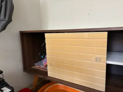 Mueble de madera vintage - miniatura 1