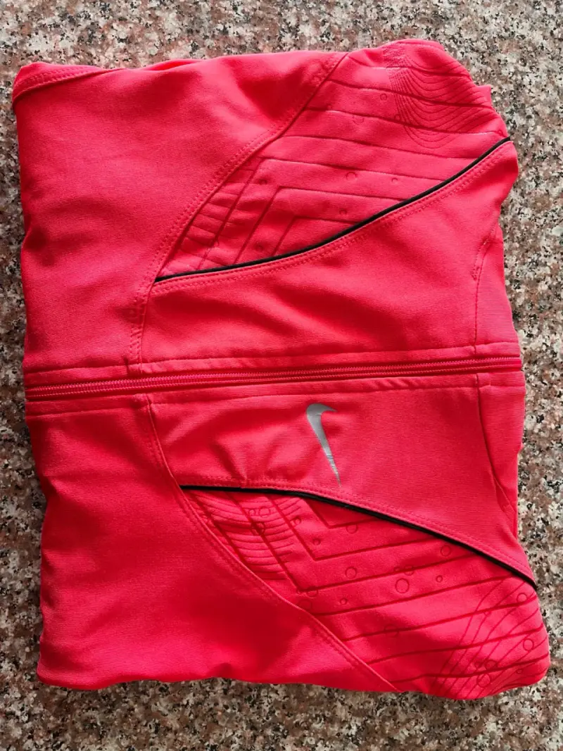 Polerón deportivo fucsia con capucha - 4
