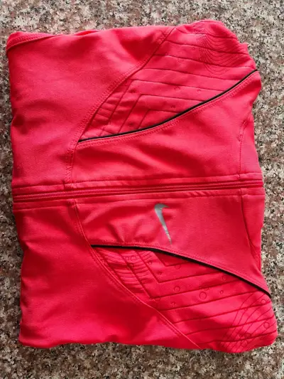 Polerón deportivo fucsia con capucha - miniatura 4