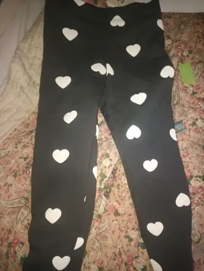 Leggings con estampado de corazones - miniatura 1