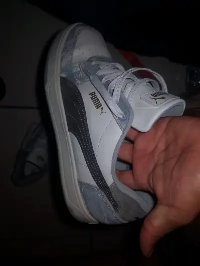 Zapatillas Puma blancas y grises - miniatura 1