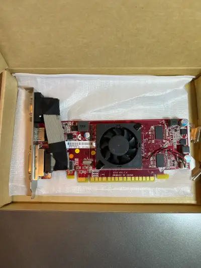 Tarjeta gráfica en caja - miniatura 4