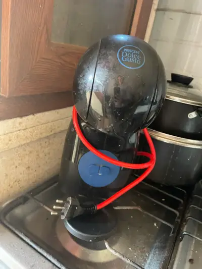 Cafetera Nescafé Dolce Gusto negra - miniatura 1