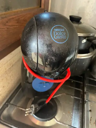 Cafetera Nescafé Dolce Gusto negra - miniatura 2