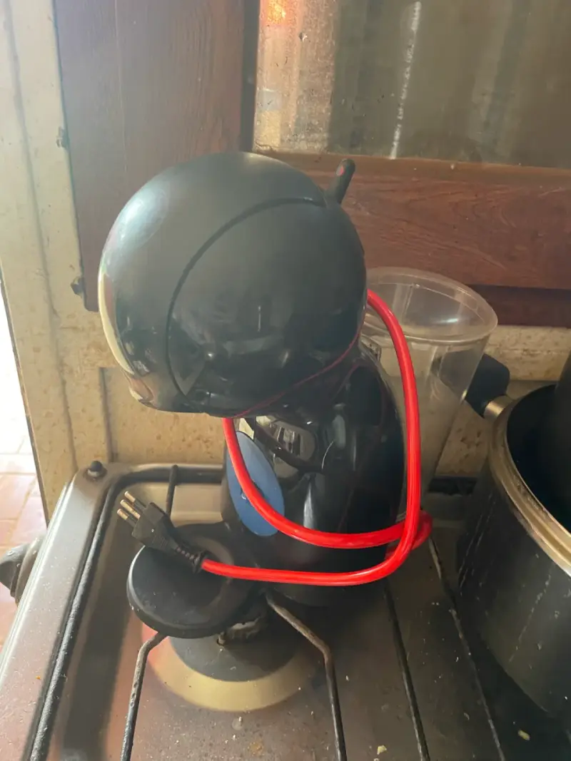 Cafetera Nescafé Dolce Gusto negra - 3