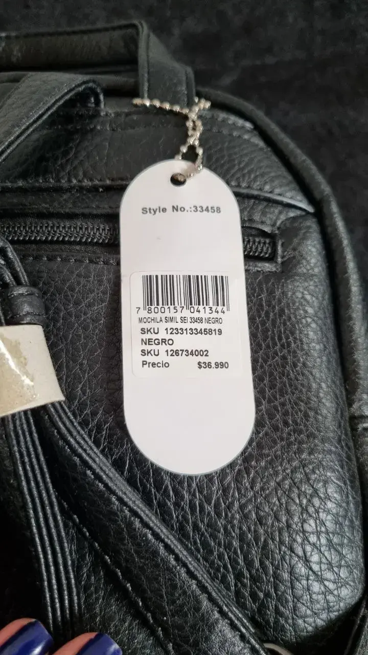 Mochila Sei negra con sutil diseño floral - 4