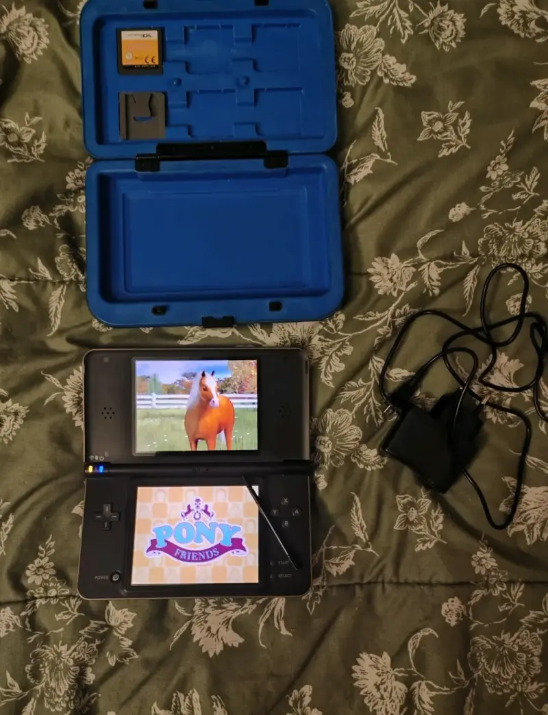 Consola Nintendo DSi negra XL - 2