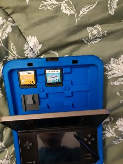 Consola Nintendo DSi negra XL - miniatura 6