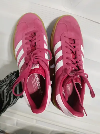 Zapatillas Adidas azules y rosadas - miniatura 3