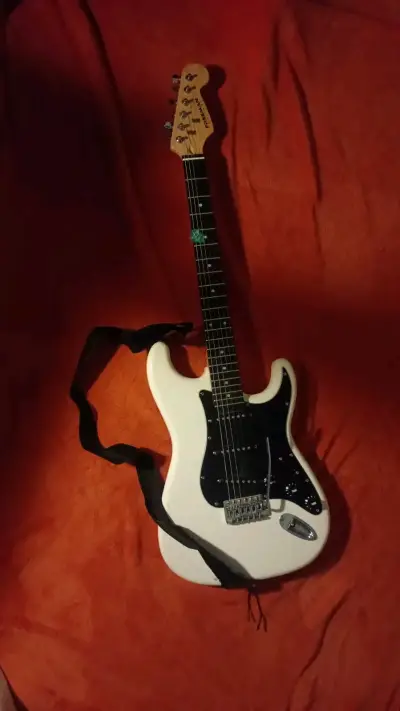 Guitarra eléctrica blanca - miniatura 2