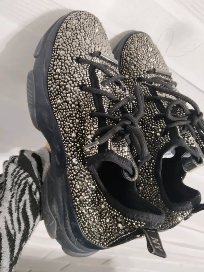 Zapatillas con brillantes negras - 2