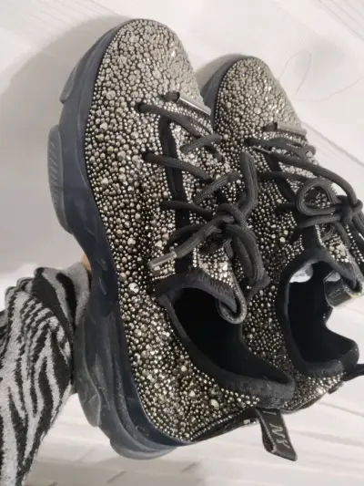 Zapatillas con brillantes negras - miniatura 2