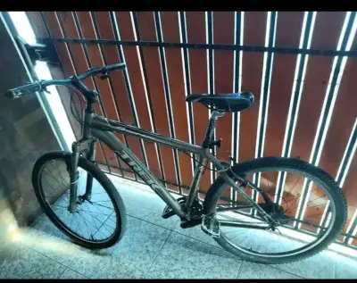 Bicicleta Trek gris de montaña - miniatura 4