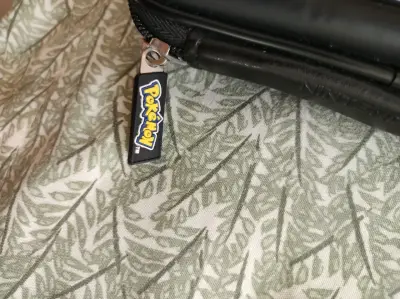 Estuche Pokebola para 3ds original 2016 - miniatura 6
