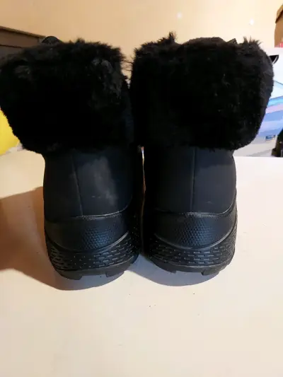 Botas negras Skechers con forro - miniatura 2