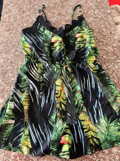 Short enterito estampado hojas tropicales - miniatura 1