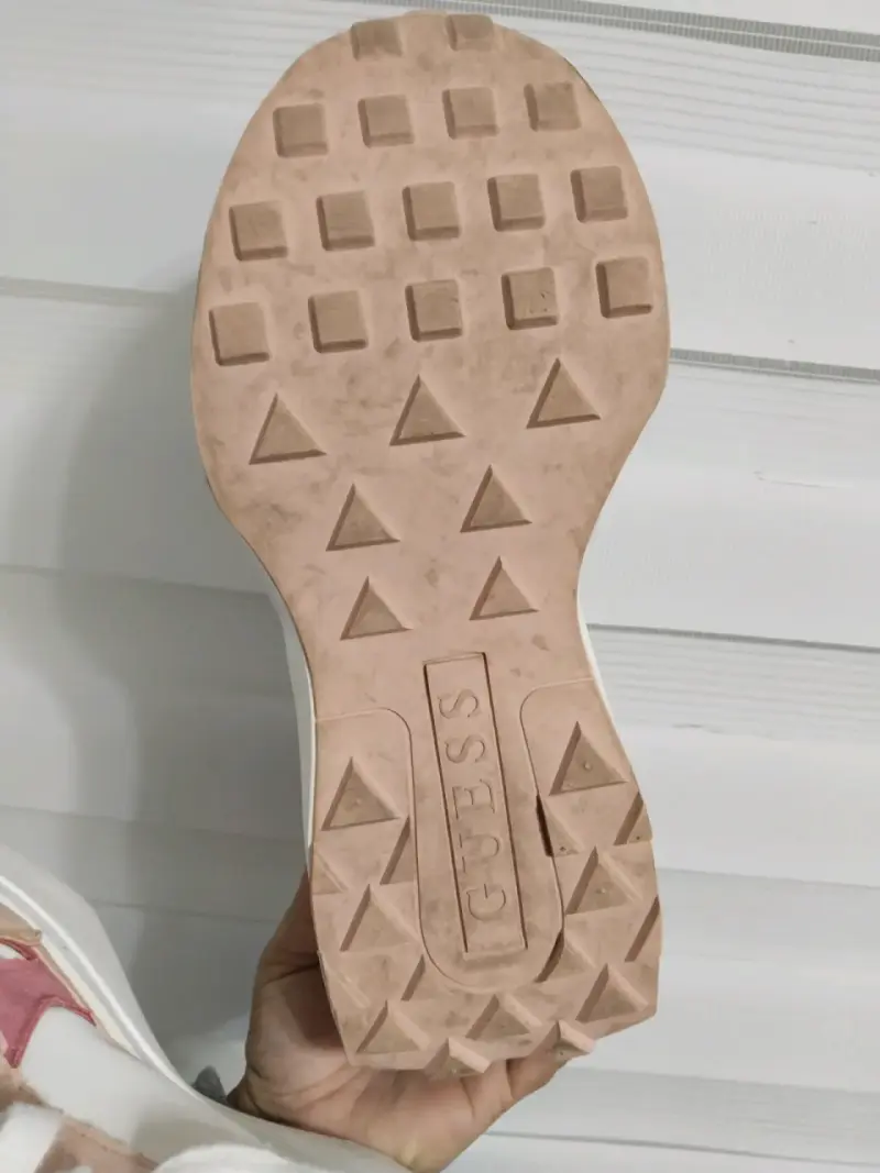 Zapatillas Guess rosa y beige - 3