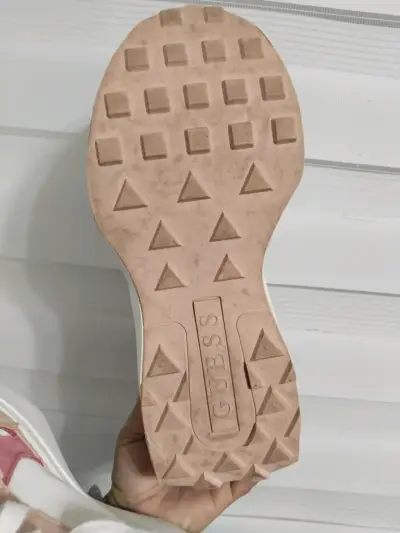 Zapatillas Guess rosa y beige - miniatura 3