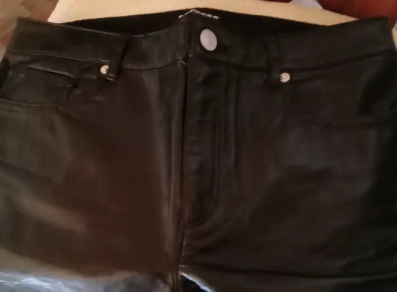 Pantalones de cuero negro - 2