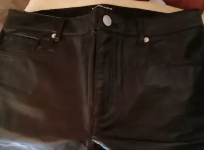 Pantalones de cuero negro - miniatura 2