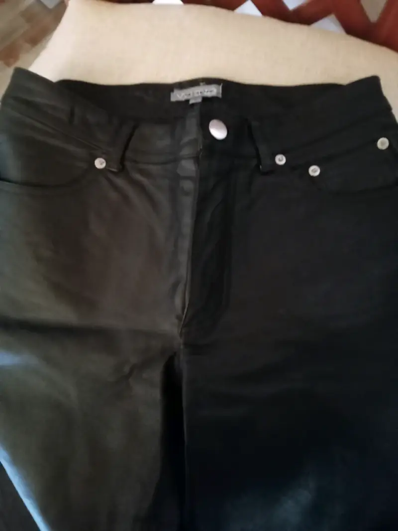 Pantalones de cuero negro - 4