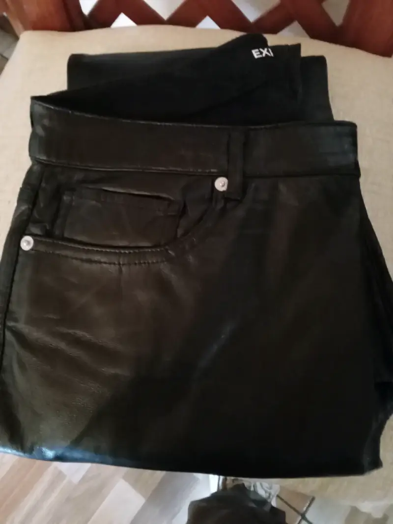 Pantalones de cuero negro - 6