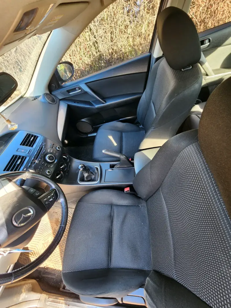 Auto Mazda color gris año 2014 - 6
