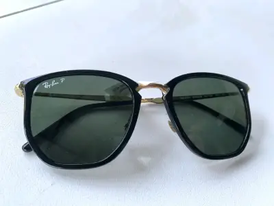 Gafas de sol polarizadas negras - miniatura 5