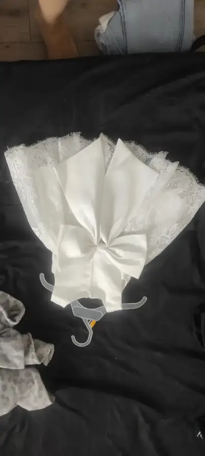 Vestido blanco de encaje para niña para bautizo - miniatura 2