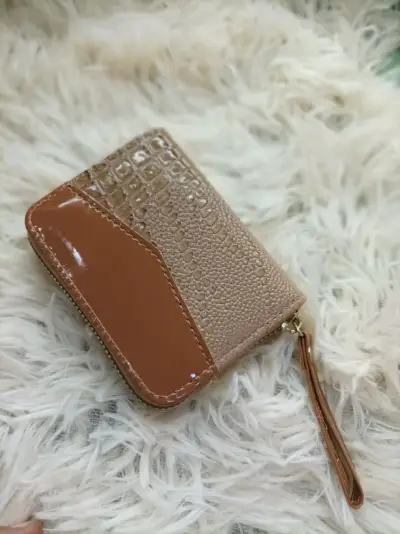 Monedero cuero con textura de piel de cocodrilo - miniatura 1