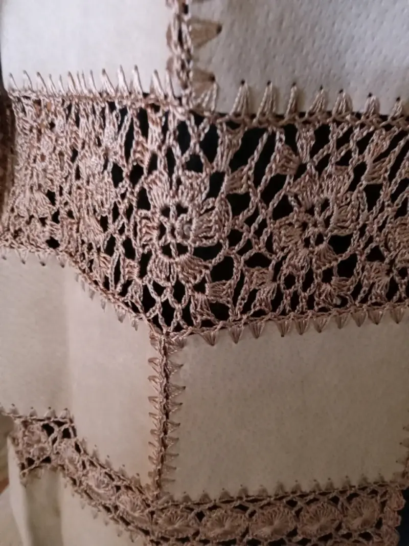 Cárdigan beige con flecos - 3