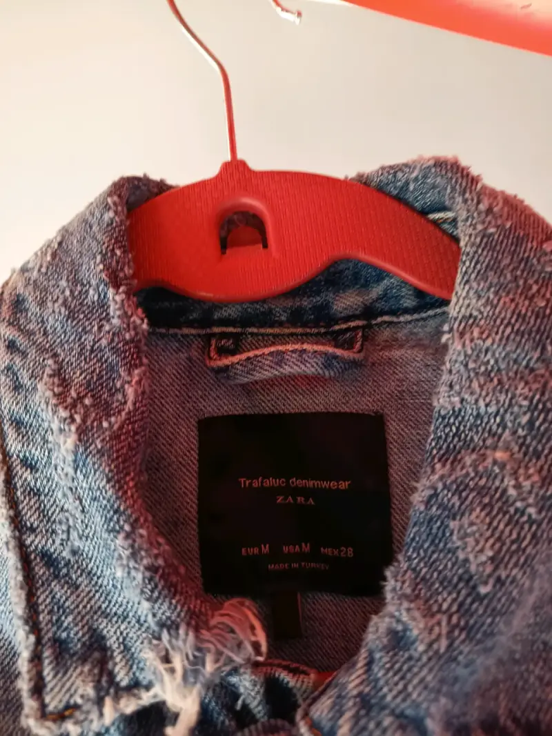 Chaqueta de mezclilla con parches Zara - 2