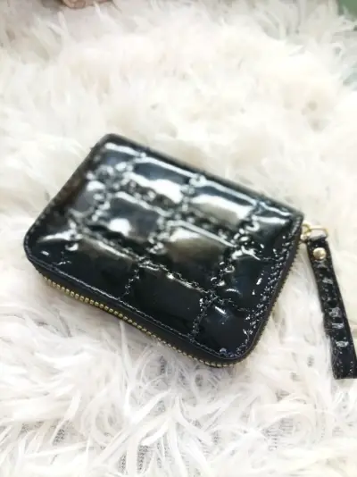 Cartera pequeña charol negro - miniatura 1