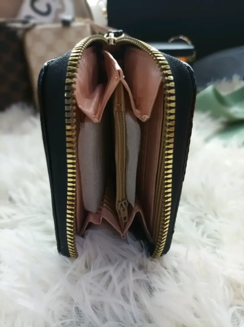Cartera pequeña charol negro - 3