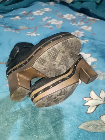 Botines negros con taco grueso - miniatura 2