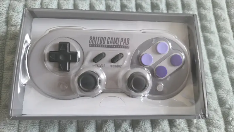 Control 8Bitdo  SN30 pro snes edition open box. - 3