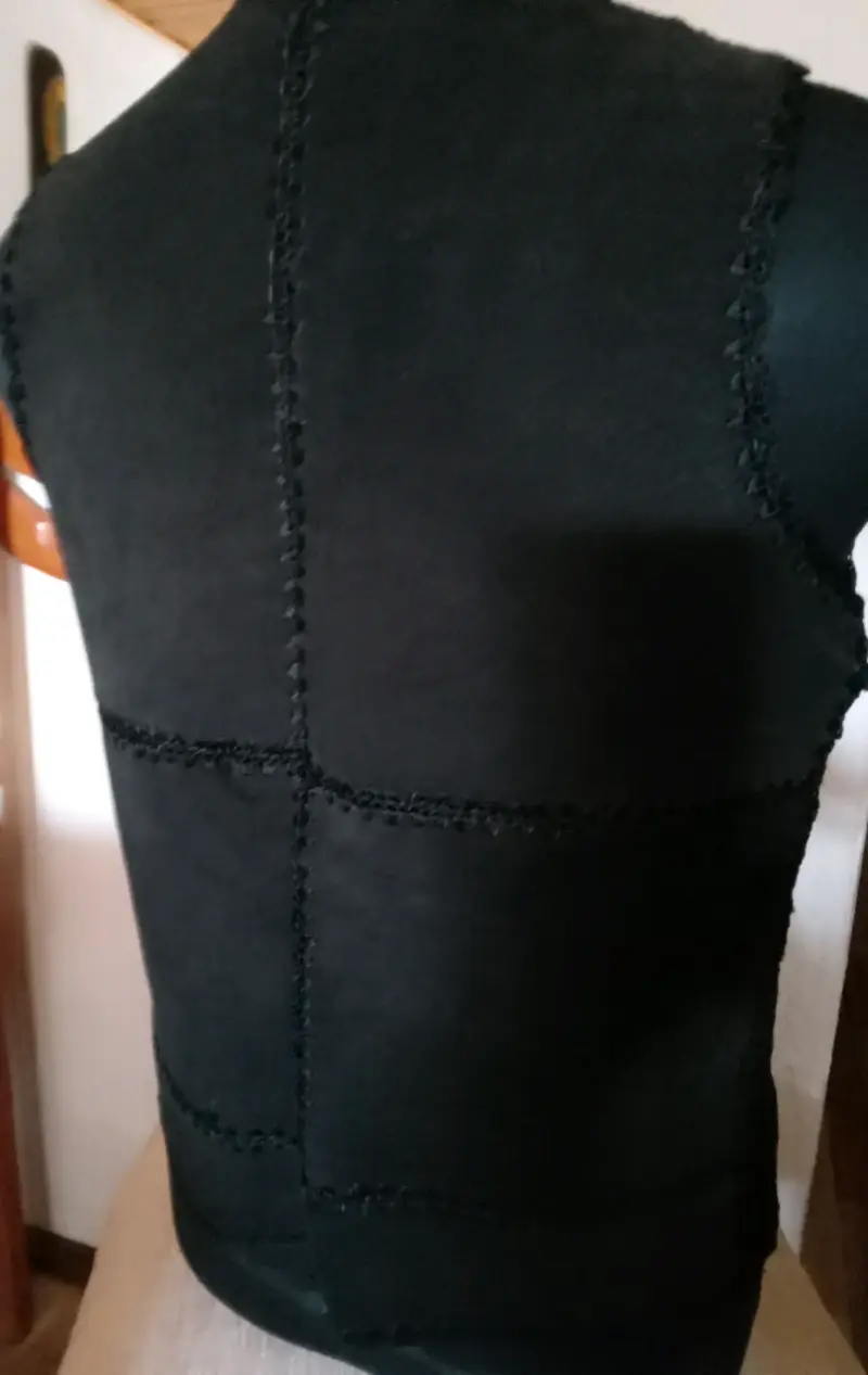 Chaleco negro de encaje - 4