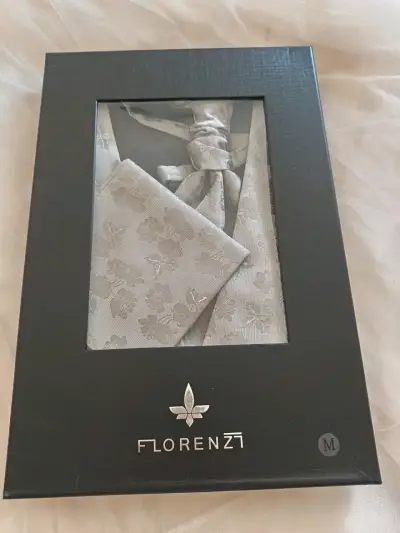Traje formal para novio negro con corbata - miniatura 2
