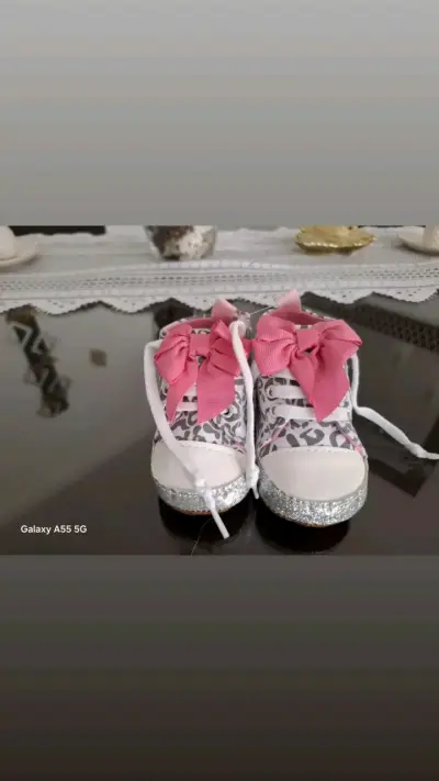 Zapatitos de bebé rosa y gris - miniatura 6