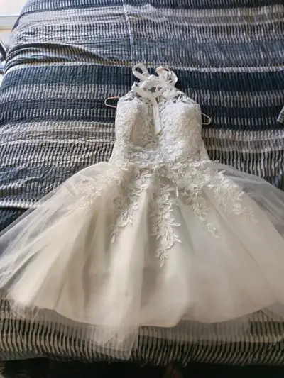 Vestido de novia con encaje - miniatura 2