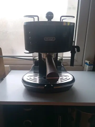 Cafetera espresso DeLonghi - miniatura 1