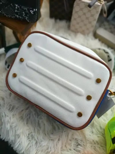 Bolso  cartera blanco con azul elegante - miniatura 1