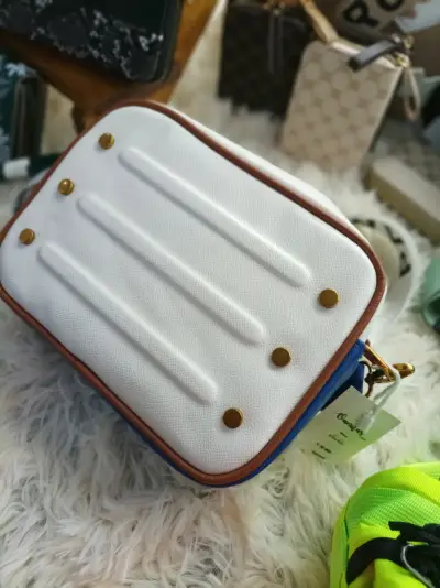 Bolso  cartera blanco con azul elegante - miniatura 3
