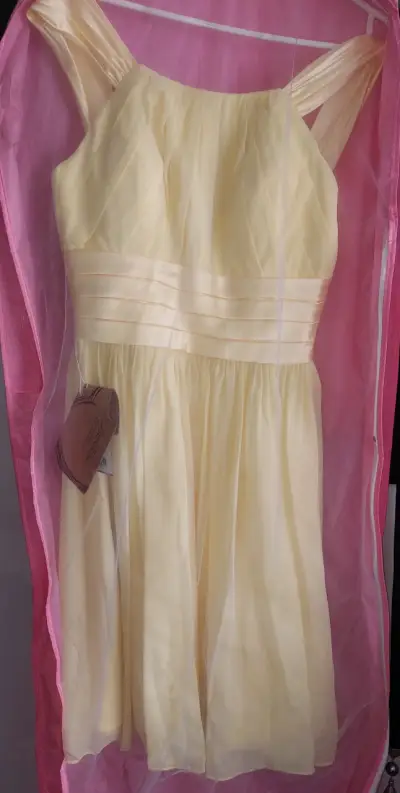 Vestido amarillo elegante - miniatura 1