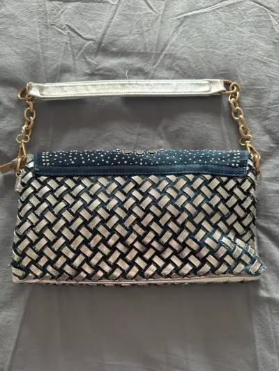 Cartera con tachas y piedras - miniatura 2