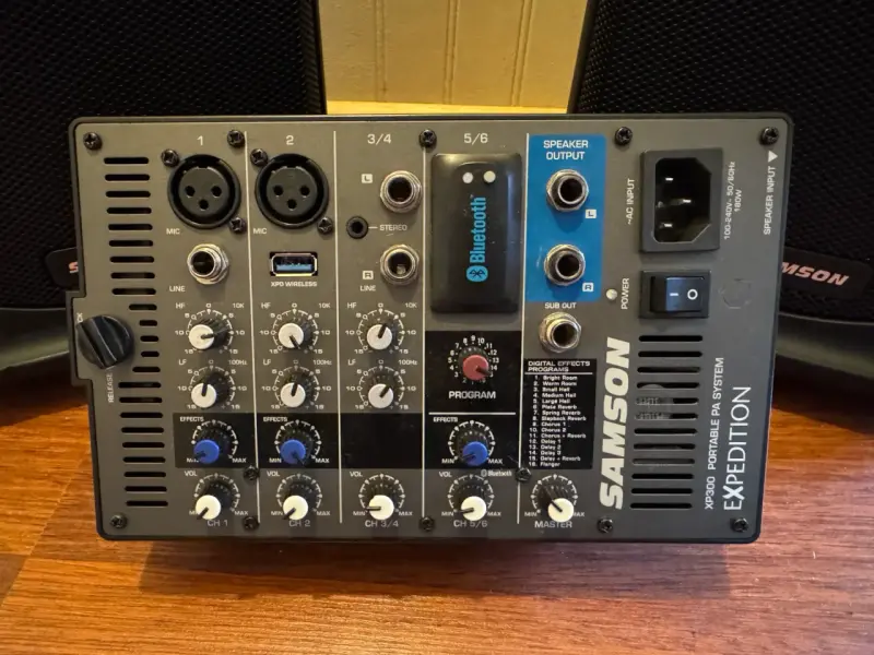 Parlantes Samson XP300 - 3